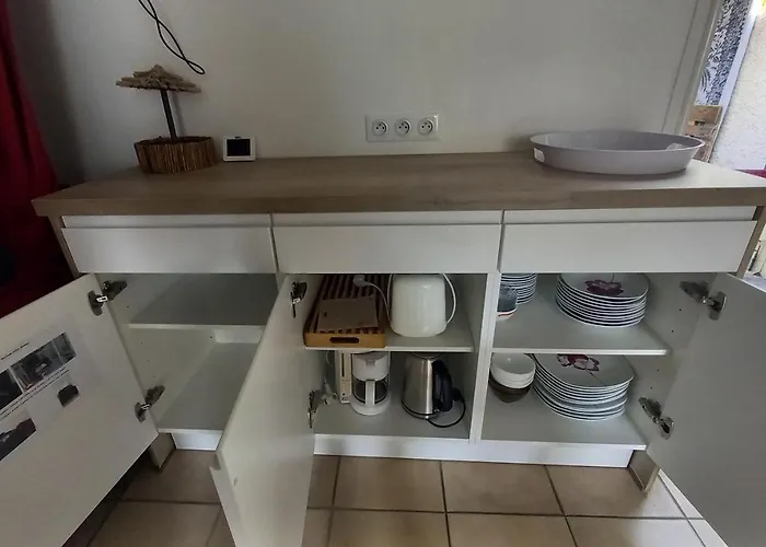 Hébergement de vacances - Petite Climatisee - 6 Pers - 250m De La