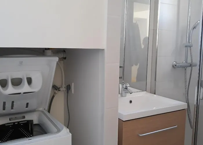- Petite Climatisee - 6 Pers - 250m De La Marseillan (Herault)